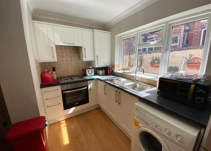 Sandown Seaside Apartment Ground Floor