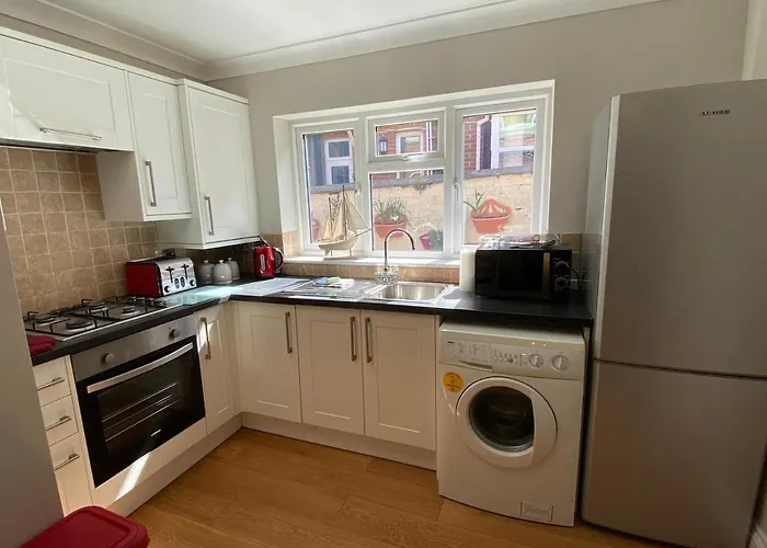 Sandown Seaside Apartment Ground Floor