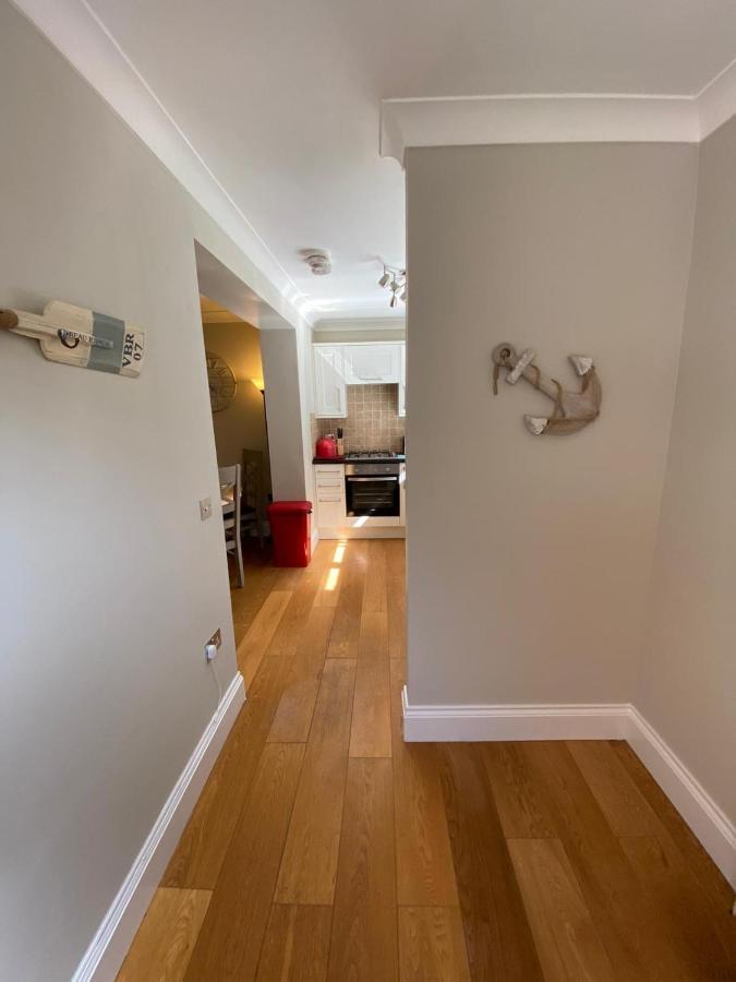 Seaside Ground Floor * Sandown